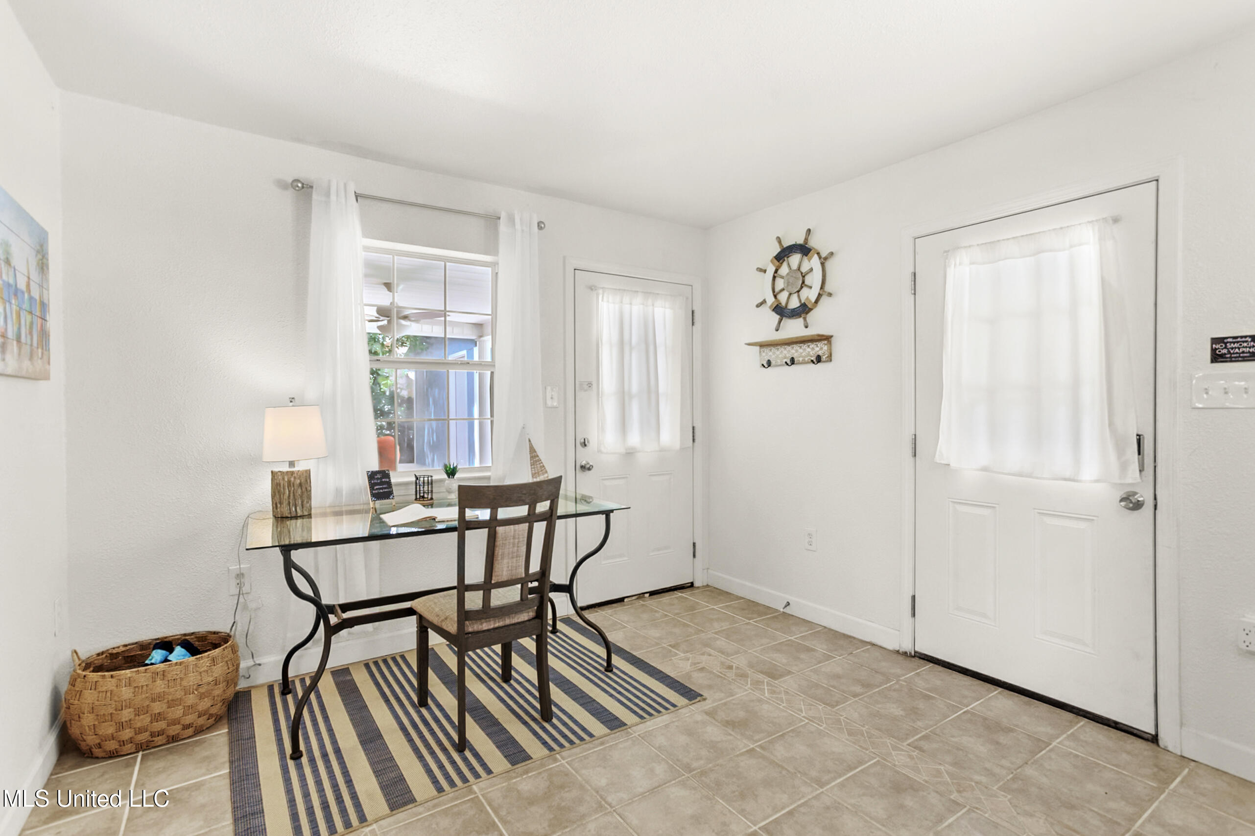 808 Magnolia Street Long Beach, MS 39560 - Photo 11 of 41 11-Entry_Office