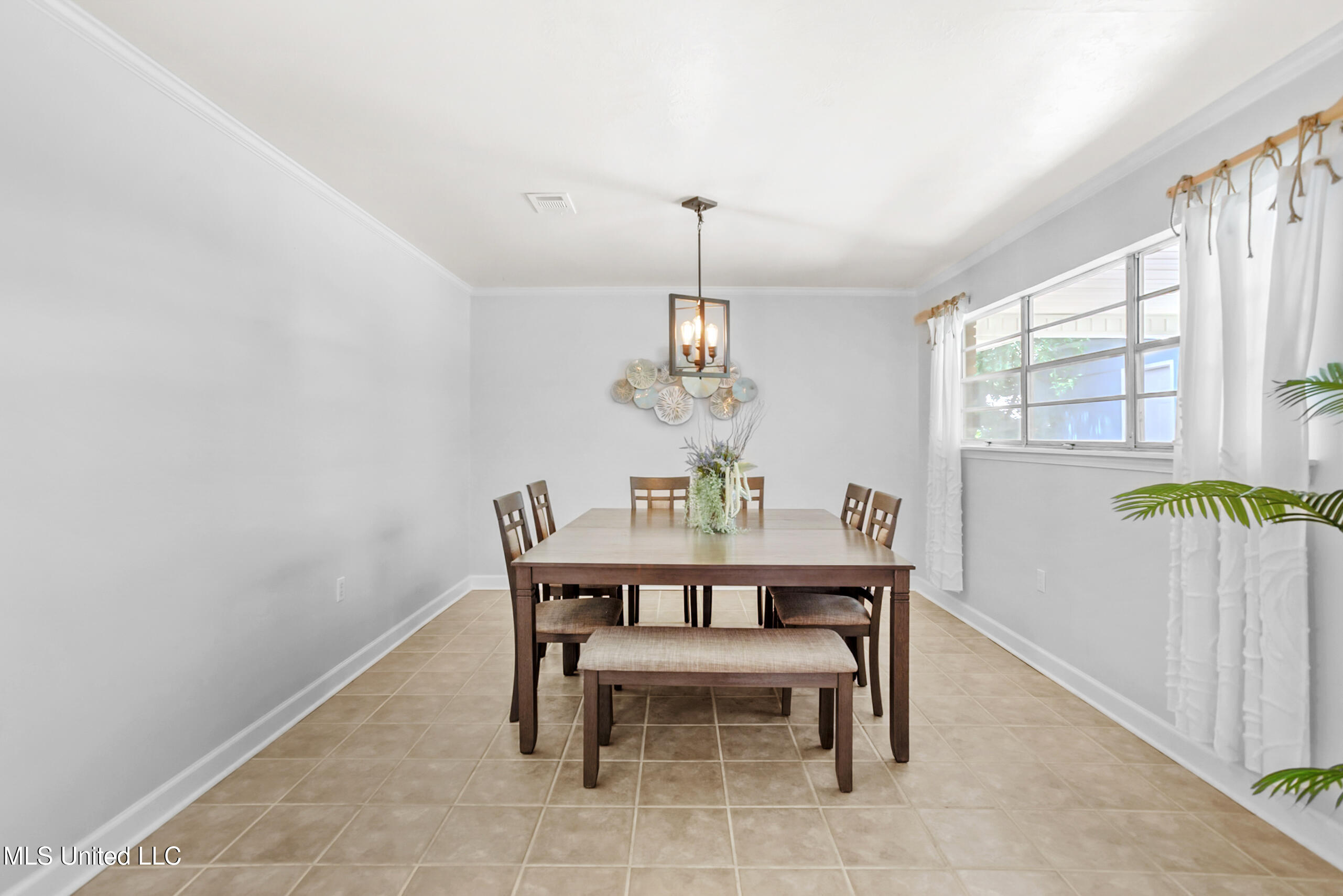 808 Magnolia Street Long Beach, MS 39560 - Photo 14 of 41 14-Dining