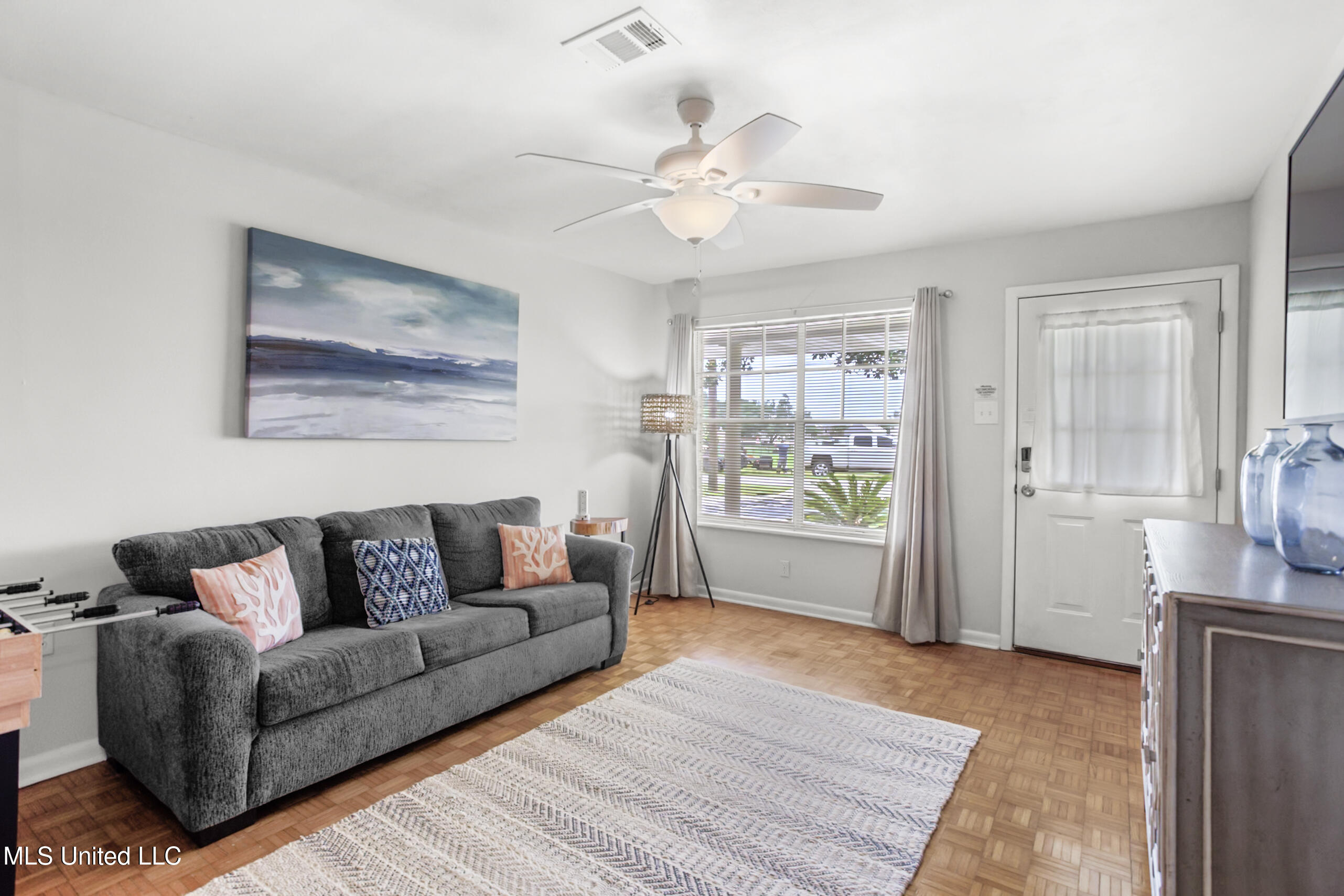 808 Magnolia Street Long Beach, MS 39560 - Photo 22 of 41 22-Living Room