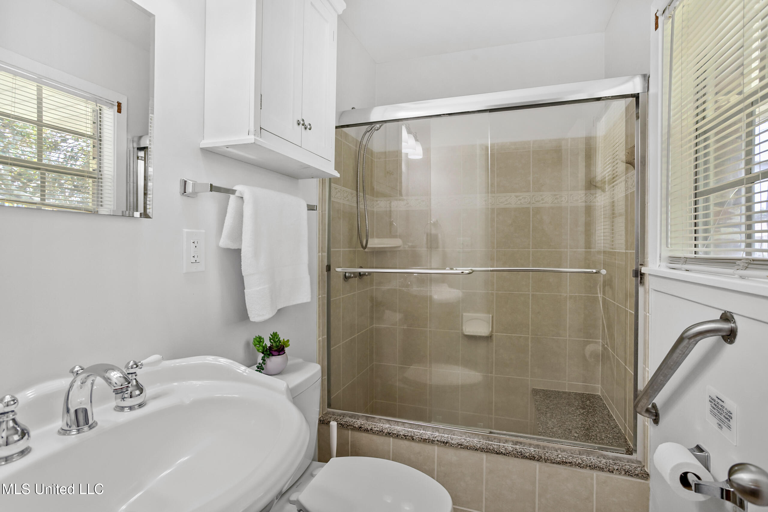 808 Magnolia Street Long Beach, MS 39560 - Photo 31 of 41 31-Bathroom