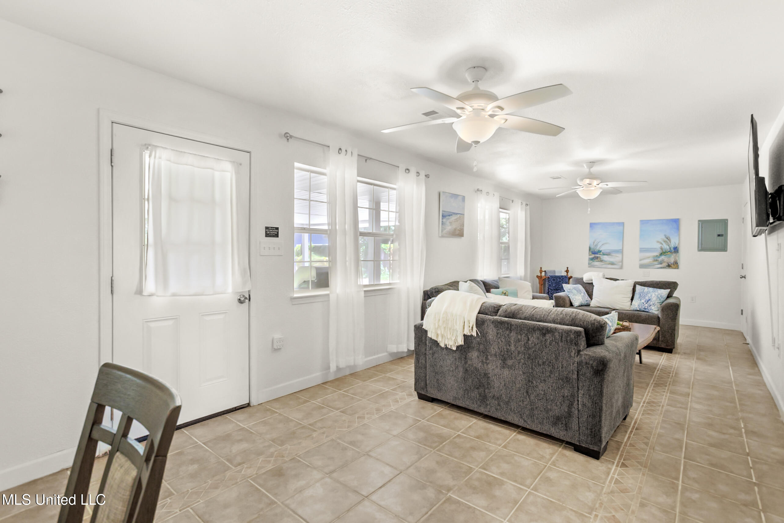 808 Magnolia Street Long Beach, MS 39560 - Photo 10 of 41 10-Living Room