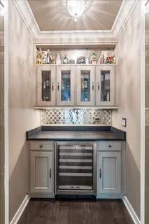 $2,319,000 | 194 North Park Drive, Chicago, IL 60601