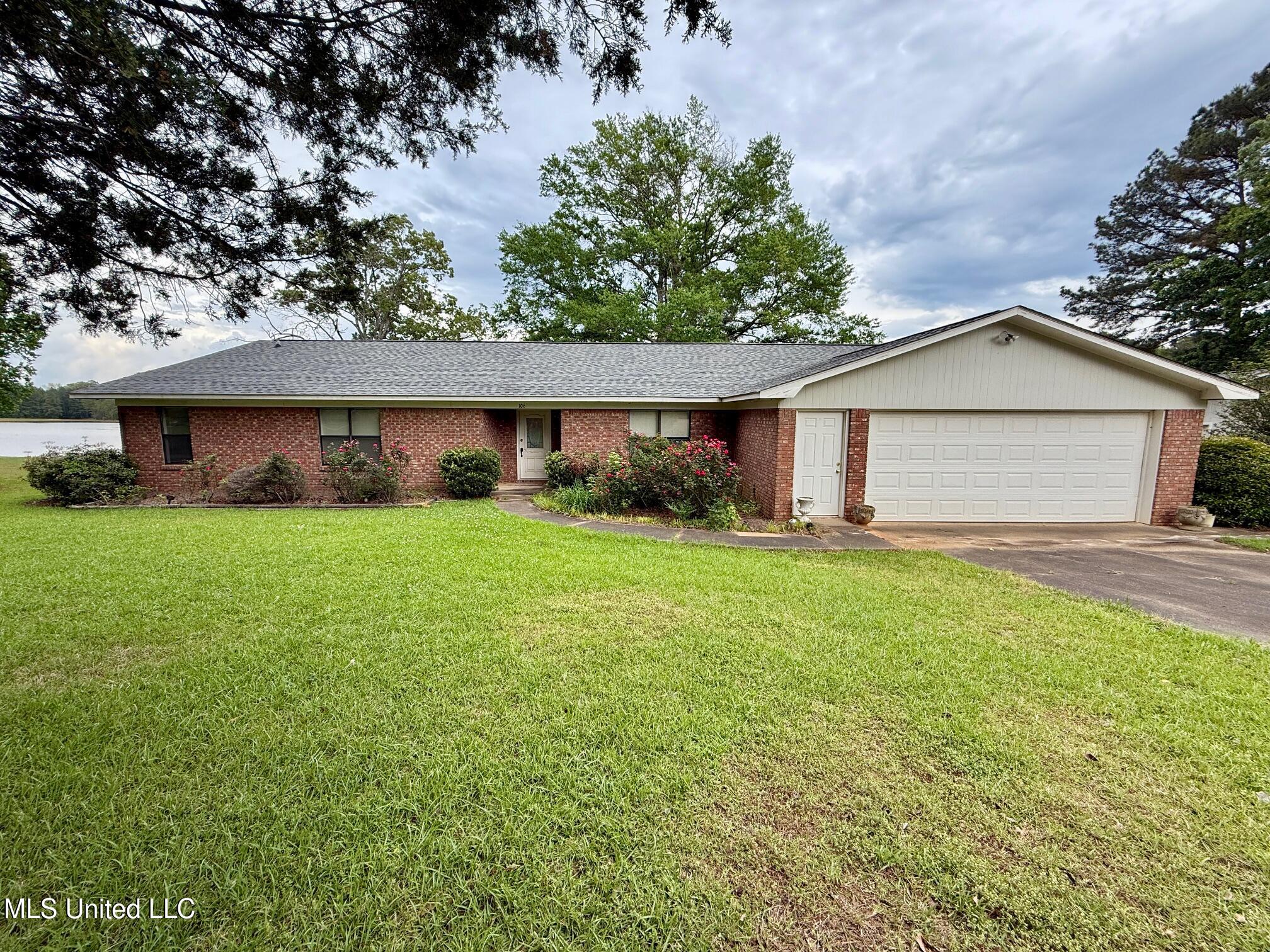106 Skiers Point Canton, MS 39046 - Photo 1 of 71 IMG_3461