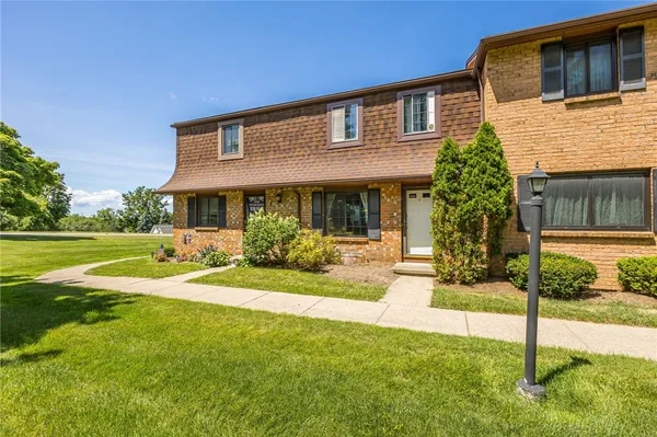 $169,900 | 8 Surrey Hill Way, Henrietta, NY 14623