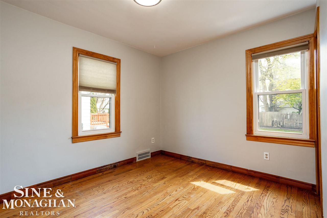 22152 Hayes Avenue Eastpointe, MI 48021 - Photo 13 of 44