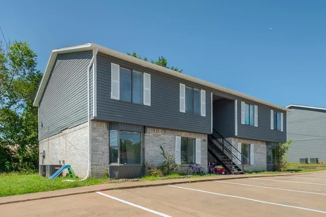 $975 | 244 West McFarland Street, Unit 248C, Bells, TX 75414