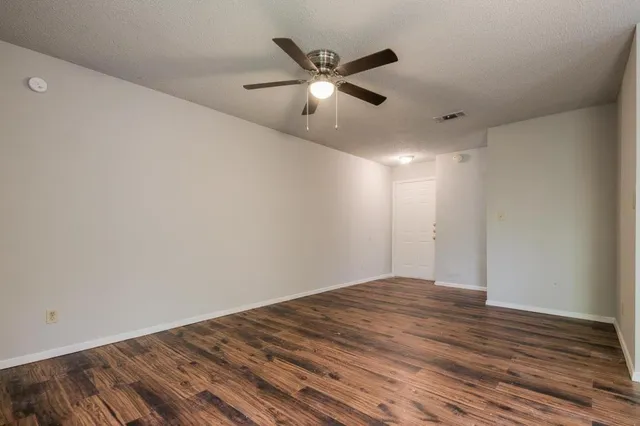 $975 | 244 West McFarland Street, Unit 248C, Bells, TX 75414