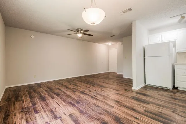 $975 | 244 West McFarland Street, Unit 248C, Bells, TX 75414