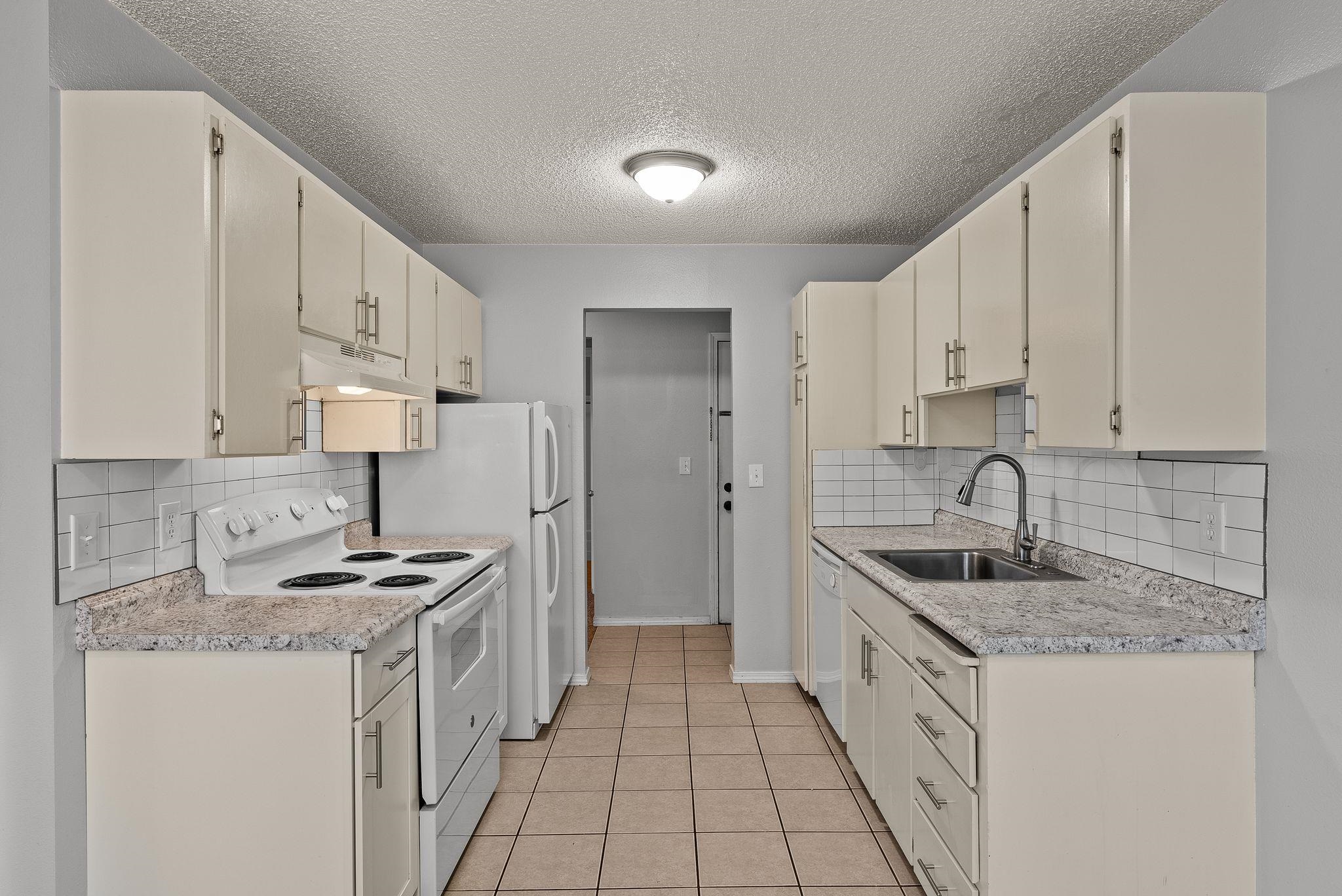 310 North Raymond Road, Unit D7 Spokane Valley, WA 99206 - Photo 8 of 19