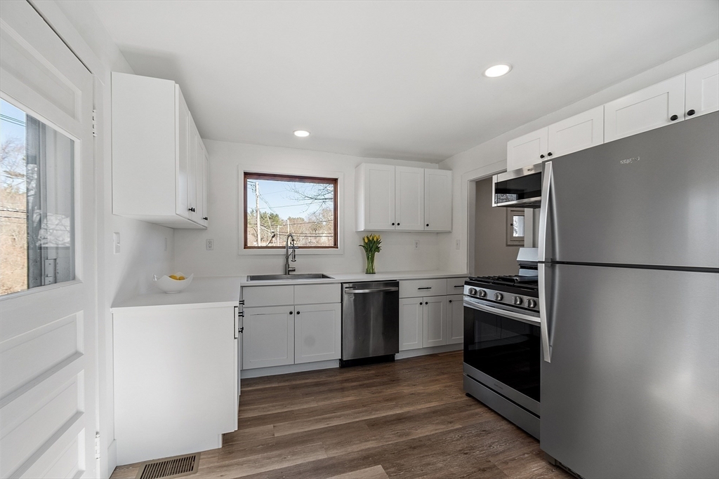 4 Lowell Road, Unit 4 Westford, MA 01886 - Photo 6 of 32 Gallery Image 6