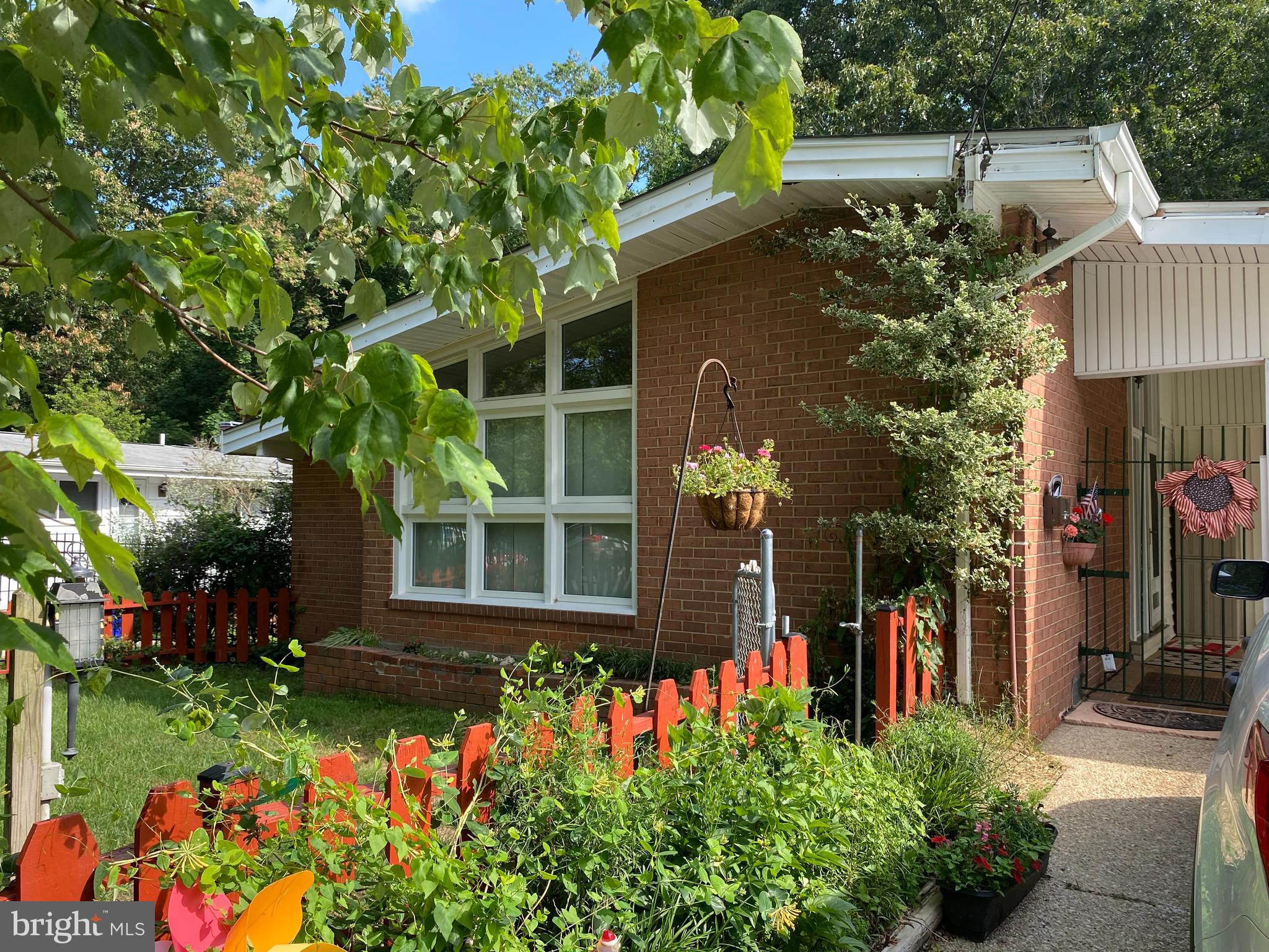 318 Hillsboro Drive Silver Spring, MD 20902 - Photo 4 of 26