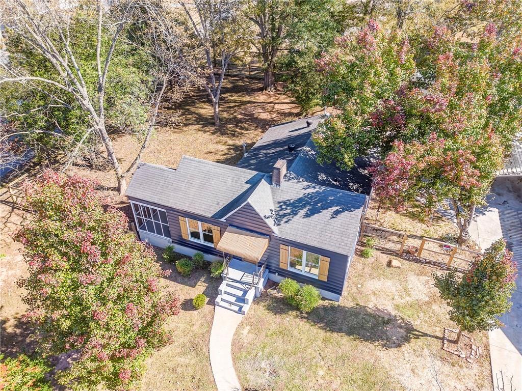 2501 Maple Road Southeast Rome, GA 30161 - Photo 9 of 56 front view of a house with a trees