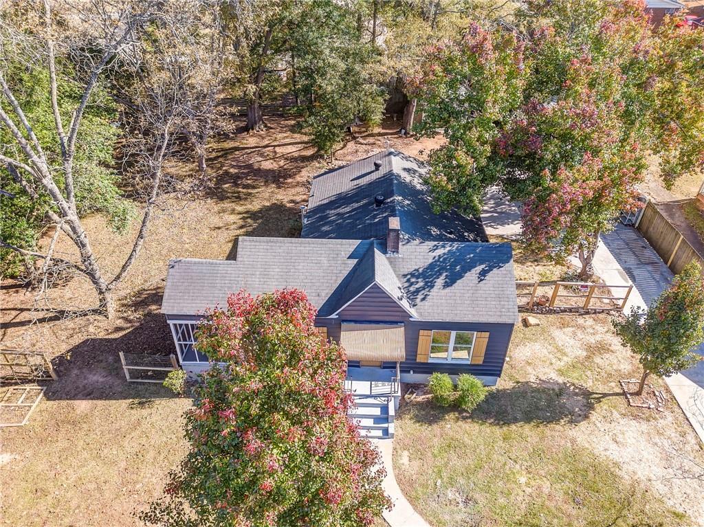 2501 Maple Road Southeast Rome, GA 30161 - Photo 10 of 56 front view of a house with a yard