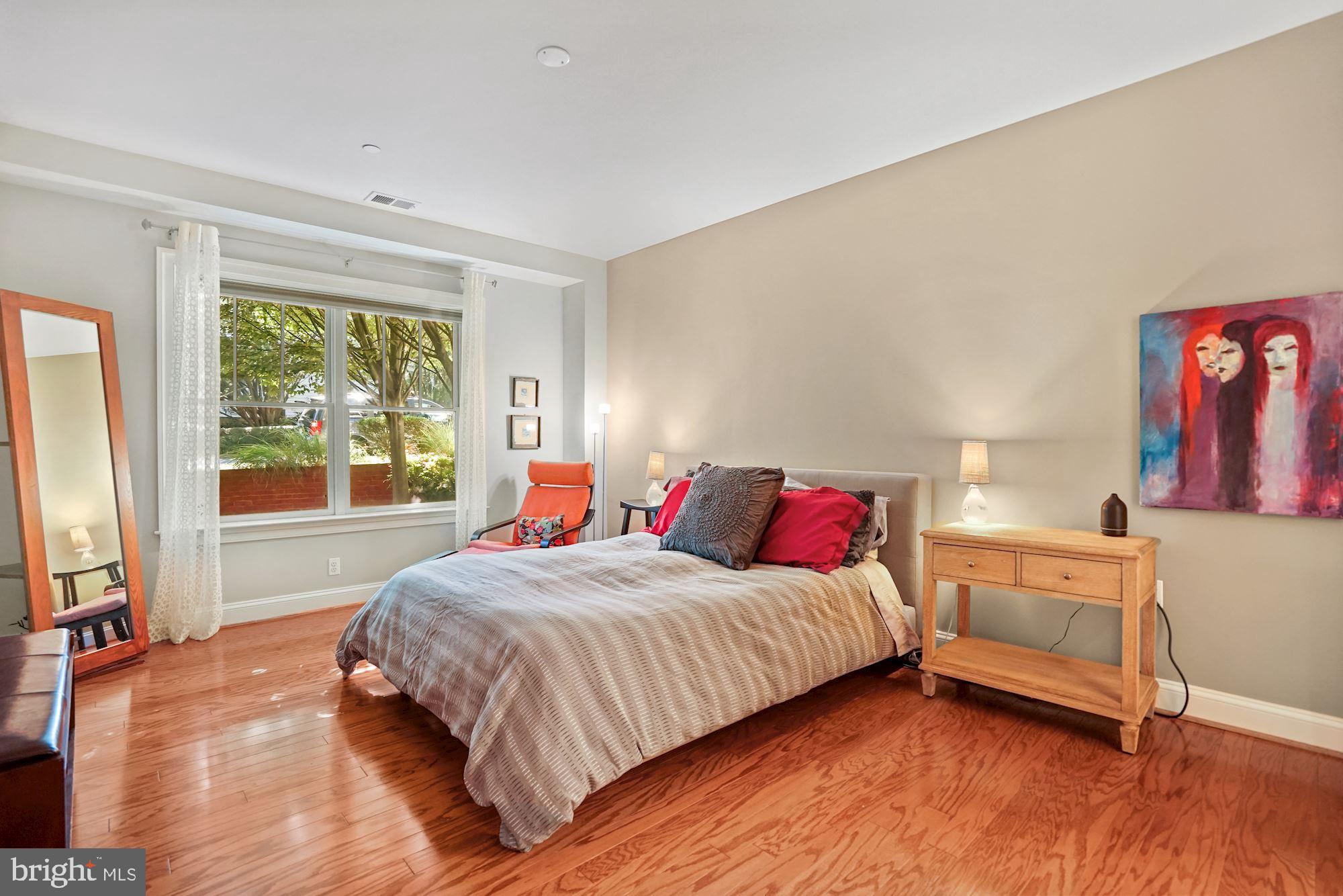 3131 9th Road North, Unit 11 Arlington, VA 22201 - Photo 14 of 39 Spacious Primary Suite