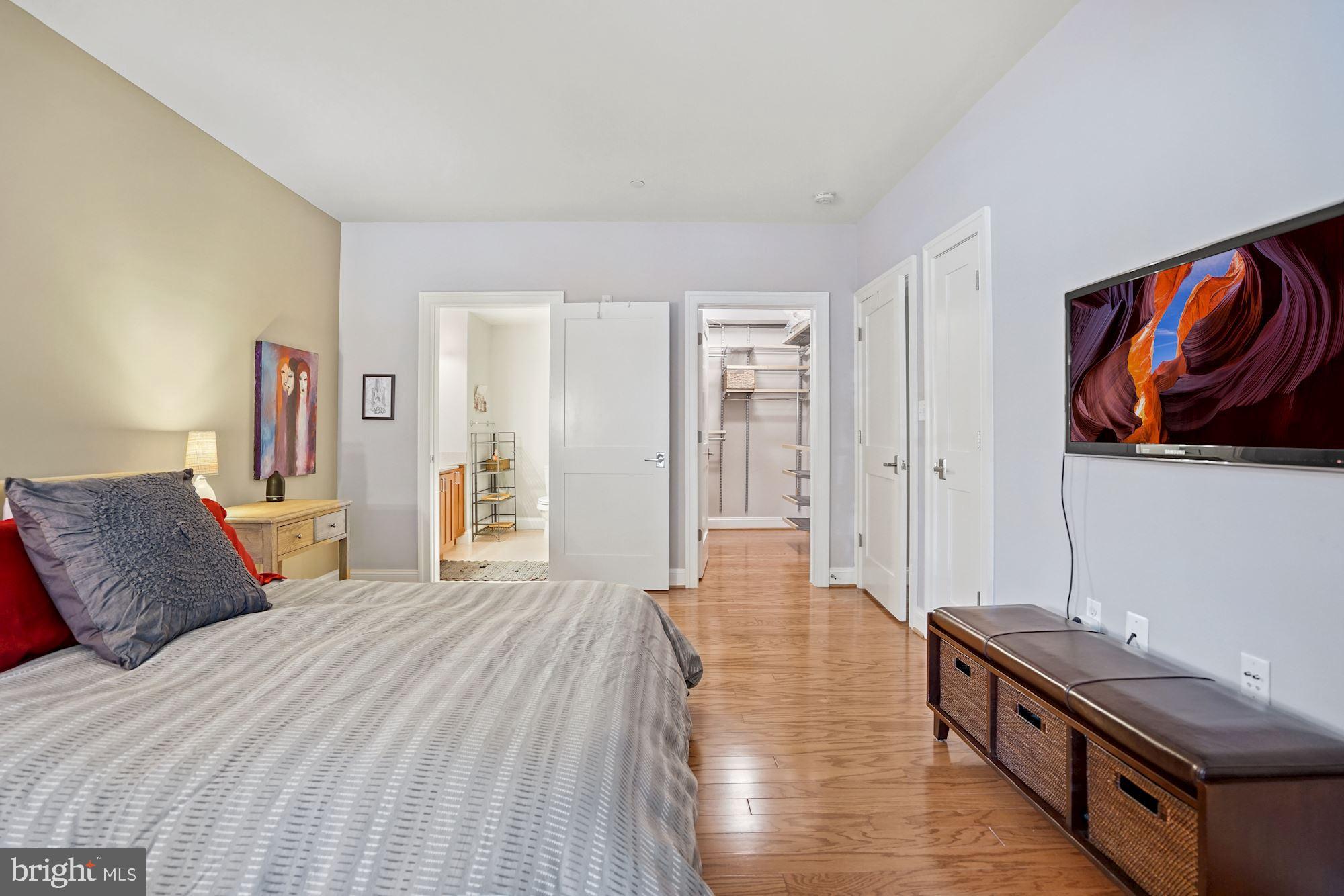 3131 9th Road North, Unit 11 Arlington, VA 22201 - Photo 15 of 39 Spacious Primary Suite