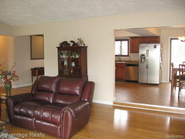 11470 Common Road Warren, MI 48093 - Photo 8 of 21 living rm3.JPG