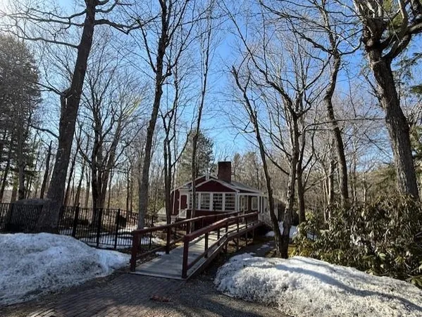 $3,300 | 326 Old Main Street, New London, NH 03257