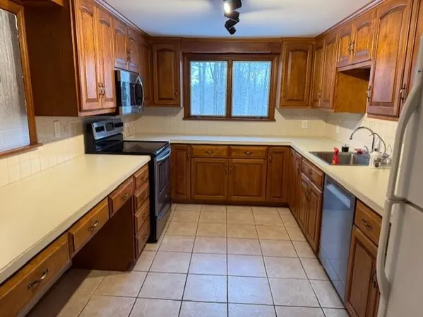 $3,300 | 326 Old Main Street, New London, NH 03257