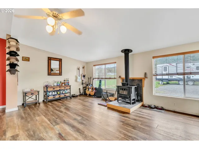 $600,000 | 82071 Lost Creek Road, Dexter, OR 97431