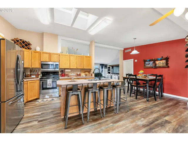 $600,000 | 82071 Lost Creek Road, Dexter, OR 97431