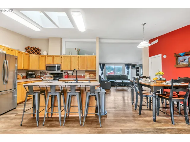 $600,000 | 82071 Lost Creek Road, Dexter, OR 97431