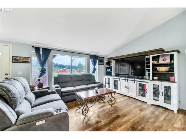 $600,000 | 82071 Lost Creek Road, Dexter, OR 97431