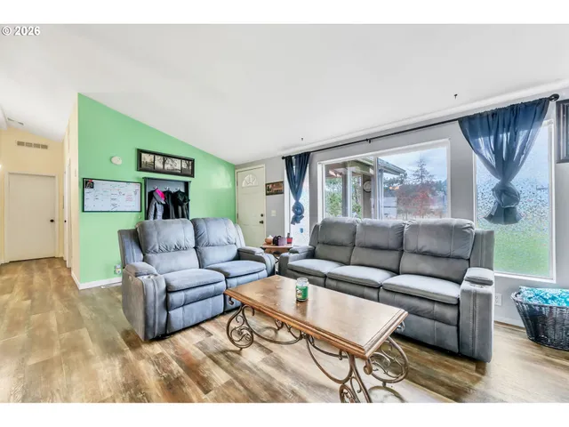 $600,000 | 82071 Lost Creek Road, Dexter, OR 97431