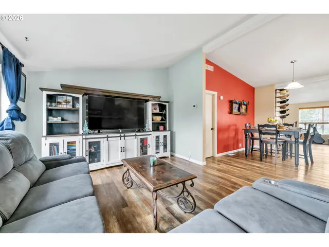 $600,000 | 82071 Lost Creek Road, Dexter, OR 97431