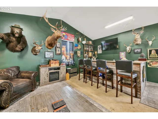 $600,000 | 82071 Lost Creek Road, Dexter, OR 97431