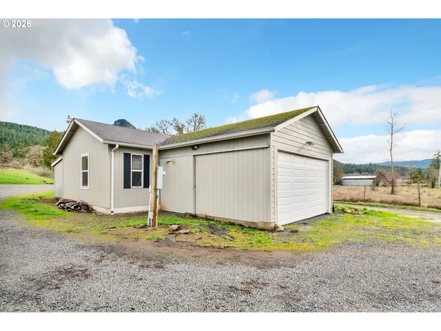 $600,000 | 82071 Lost Creek Road, Dexter, OR 97431