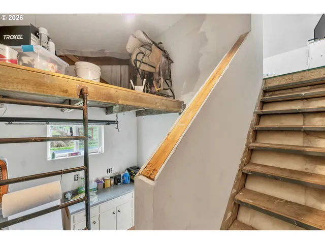 $600,000 | 82071 Lost Creek Road, Dexter, OR 97431