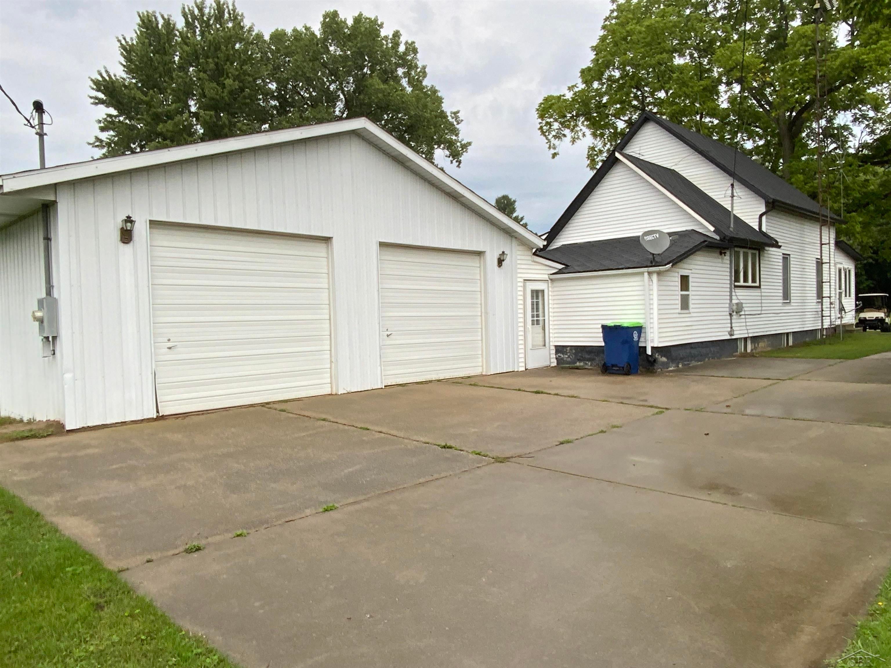 11620 Maple Road Birch Run, MI 48415 - Photo 2 of 21 Gallery Image 2