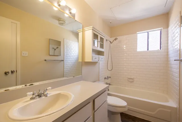 $1,600 | 712 Graham Place, Unit 305, Austin, TX 78705