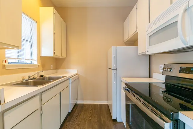 $1,600 | 712 Graham Place, Unit 305, Austin, TX 78705