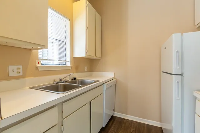 $1,600 | 712 Graham Place, Unit 305, Austin, TX 78705