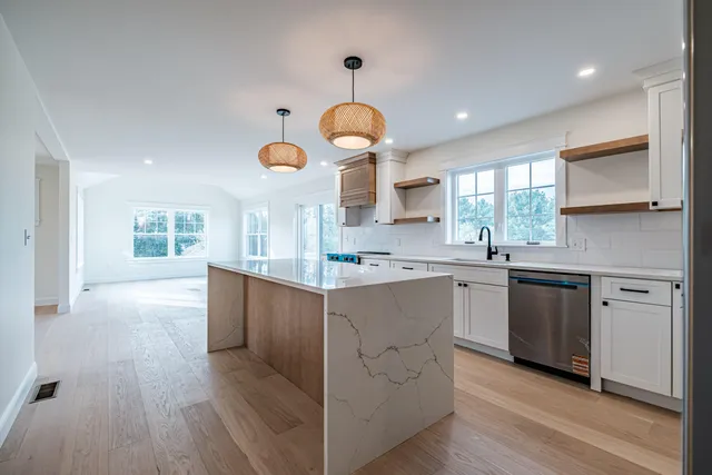 $895,000 | 5 Moxie Lane, Biddeford, ME 04005