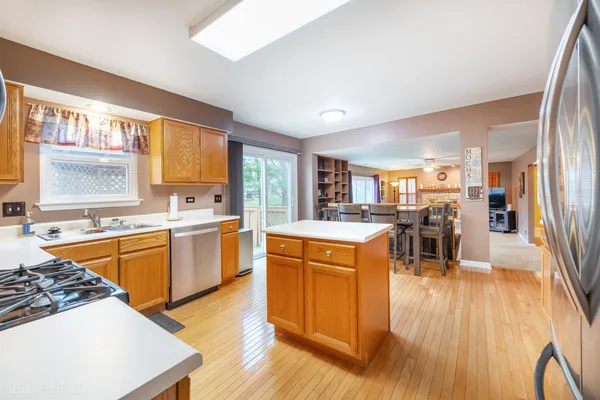 $489,000 | 621 Kirkland Drive, Algonquin, IL 60102