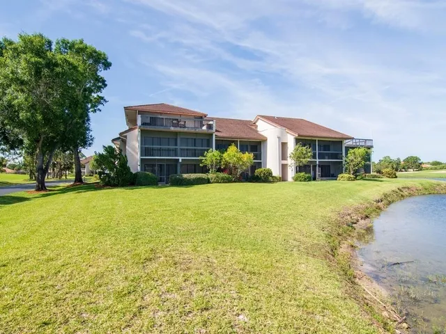 $1,800 | 3200 Twin Lakes Terrace, Unit 202, Fort Pierce, FL 34951