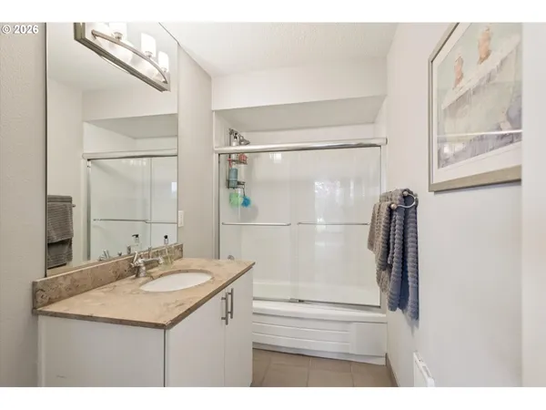 $495,000 | 16200 Pacific Highway, Lake Oswego, OR 97034