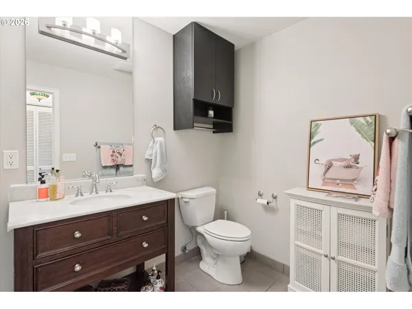 $495,000 | 16200 Pacific Highway, Lake Oswego, OR 97034