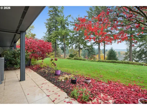 $495,000 | 16200 Pacific Highway, Lake Oswego, OR 97034