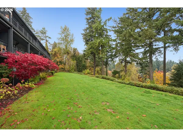 $495,000 | 16200 Pacific Highway, Lake Oswego, OR 97034