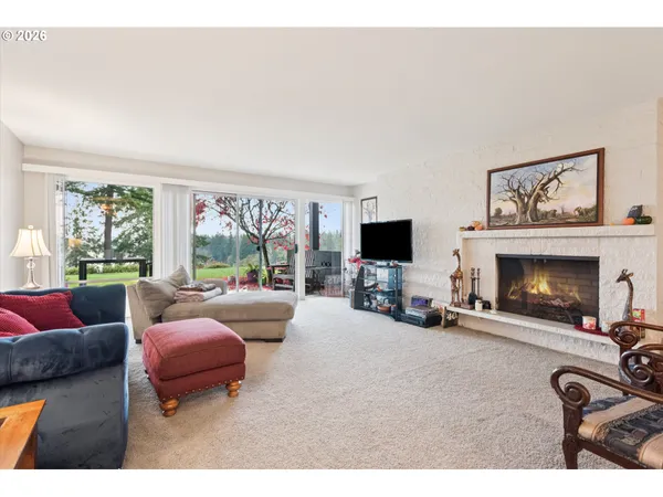 $495,000 | 16200 Pacific Highway, Lake Oswego, OR 97034