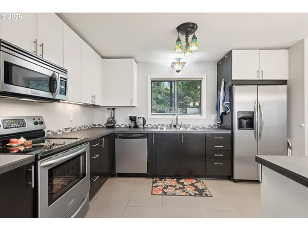 $495,000 | 16200 Pacific Highway, Lake Oswego, OR 97034