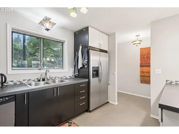 $495,000 | 16200 Pacific Highway, Lake Oswego, OR 97034