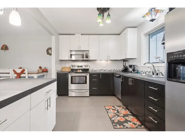 $495,000 | 16200 Pacific Highway, Lake Oswego, OR 97034