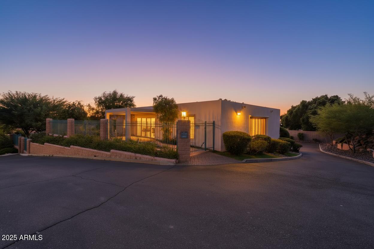 2131 East Bethany Home Road Phoenix, AZ 85016 - Photo 3 of 54 Driveway