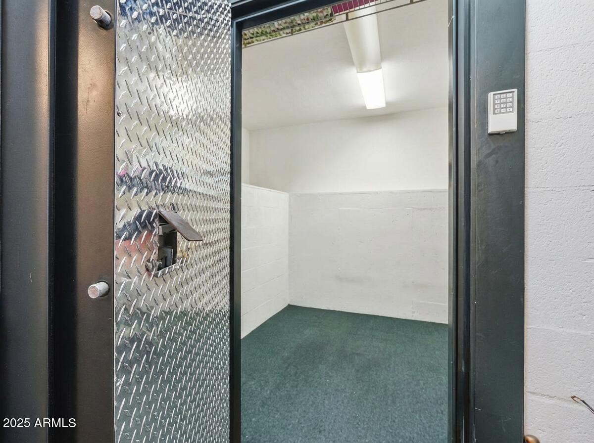 2131 East Bethany Home Road Phoenix, AZ 85016 - Photo 33 of 54 DS Safe