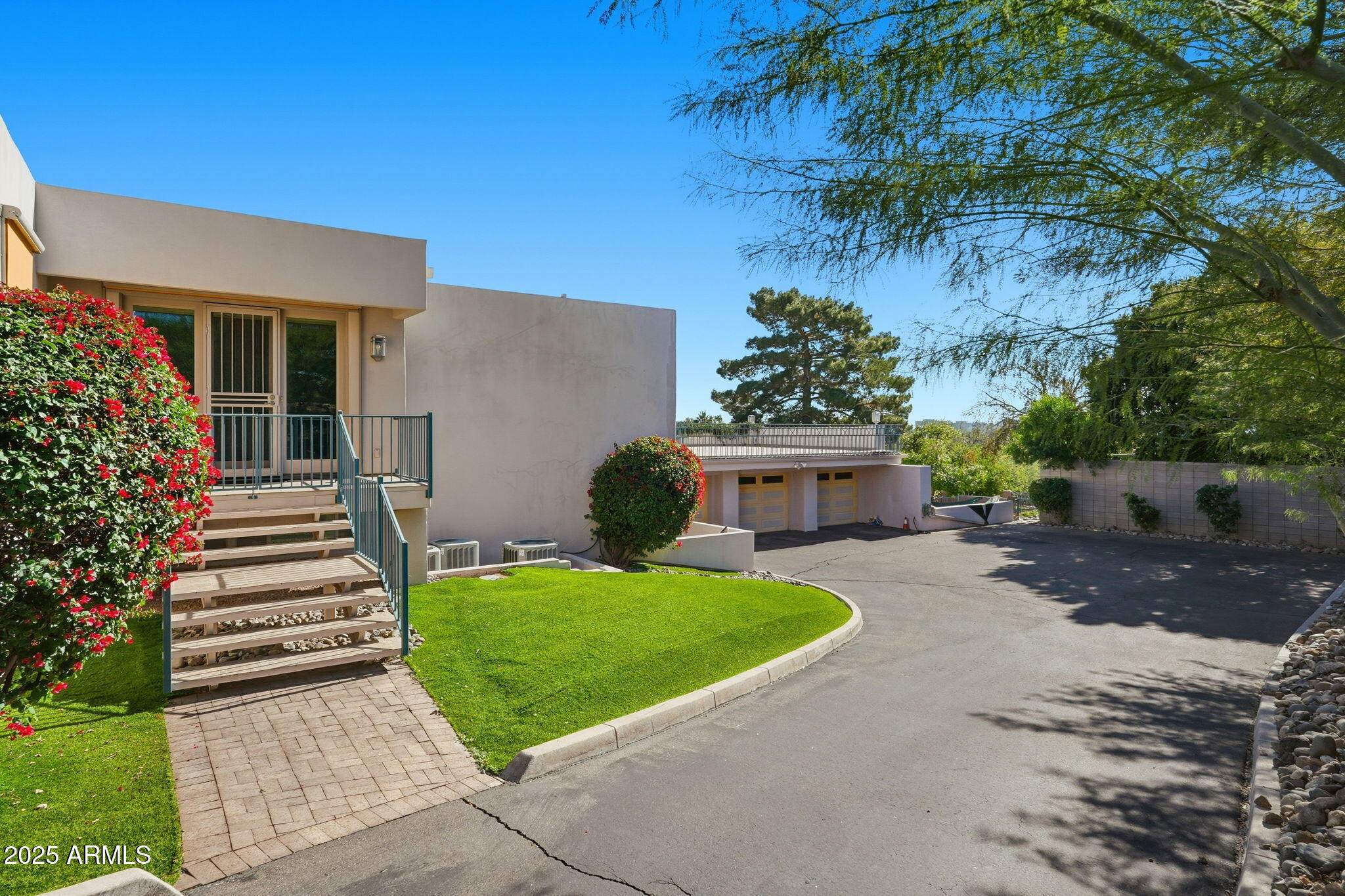 2131 East Bethany Home Road Phoenix, AZ 85016 - Photo 4 of 54 Driveway