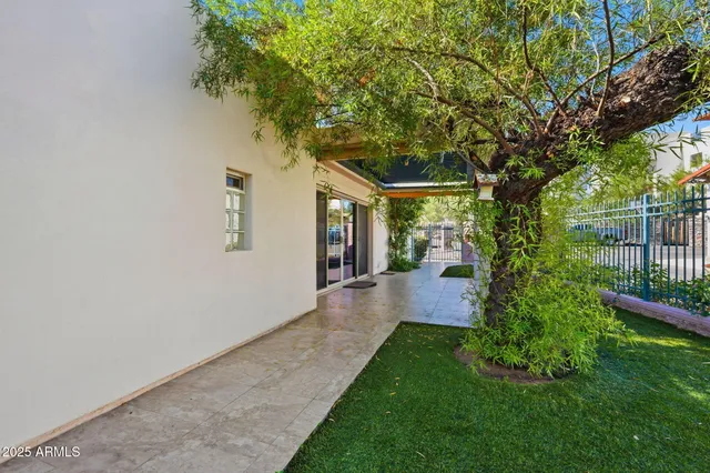 $3,999,950 | 2131 East Bethany Home Road, Phoenix, AZ 85016